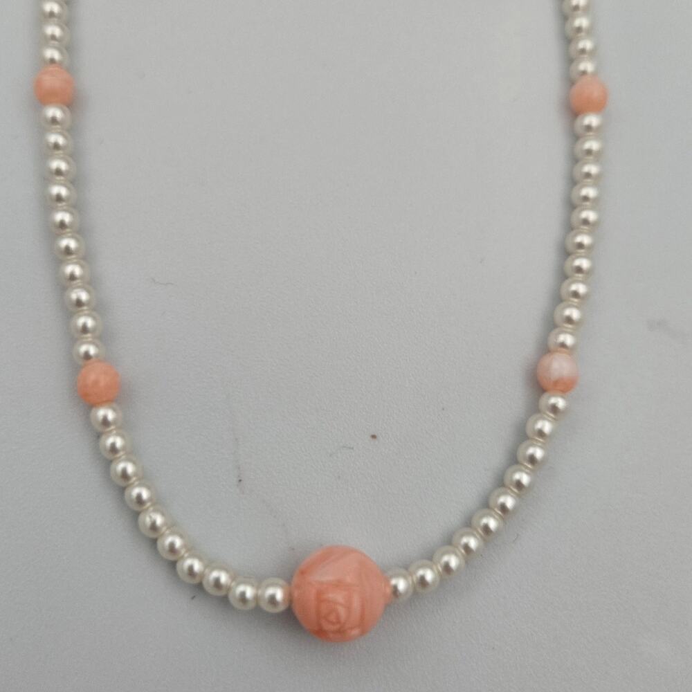 Avon Faux Pearl with Faux Coral Accent Beads 14" Necklace with Gold Toned Clasp